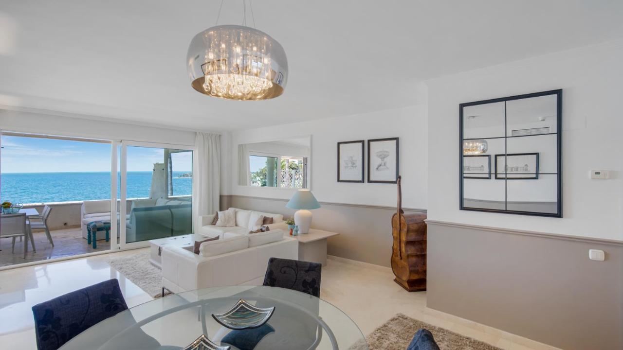 Beach-Line Apartment With 3 Bedrooms In Estepona Luaran gambar