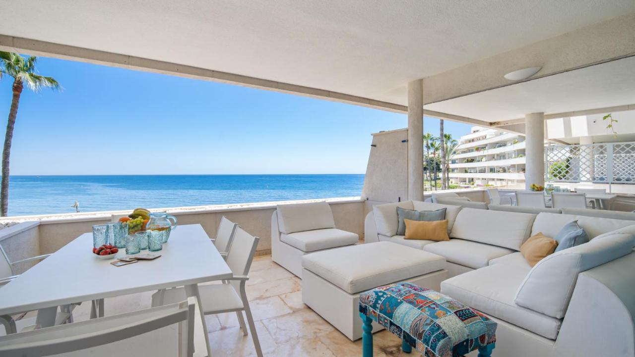 Beach-Line Apartment With 3 Bedrooms In Estepona Luaran gambar
