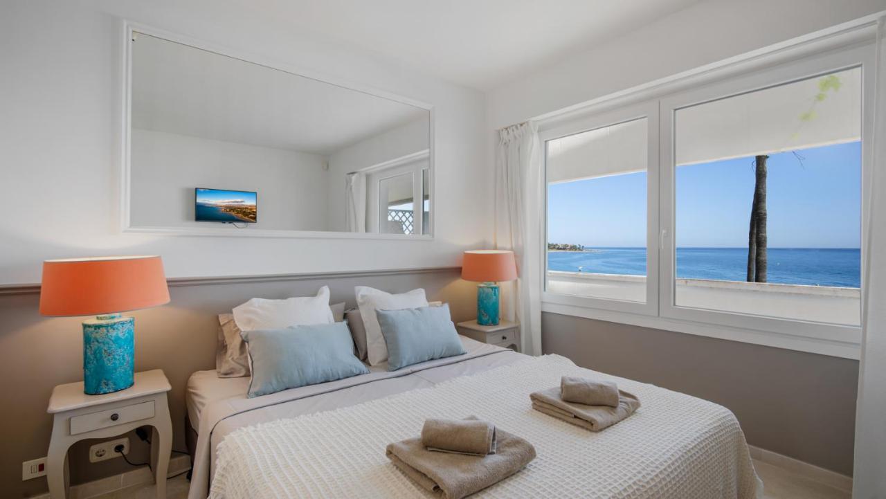 Beach-Line Apartment With 3 Bedrooms In Estepona Luaran gambar