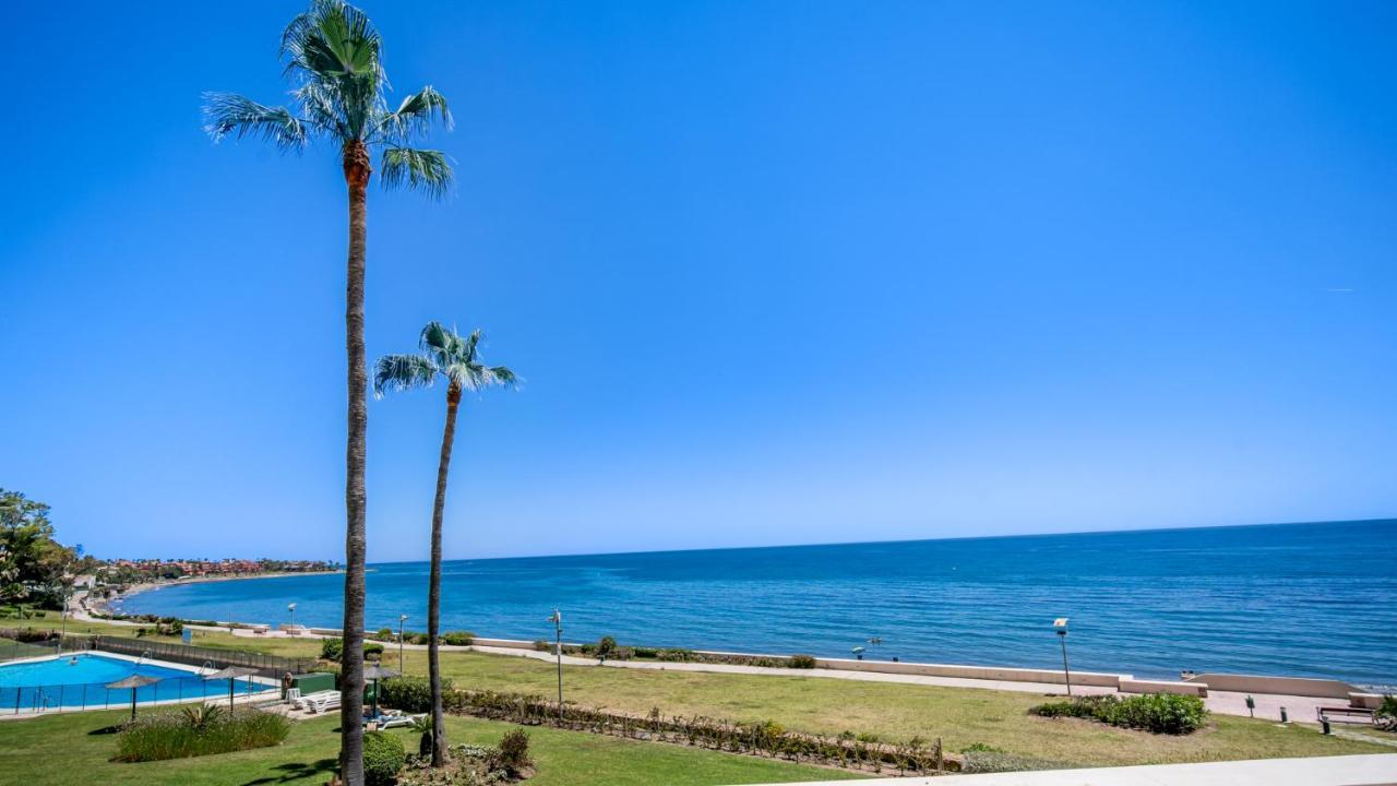 Beach-Line Apartment With 3 Bedrooms In Estepona Luaran gambar
